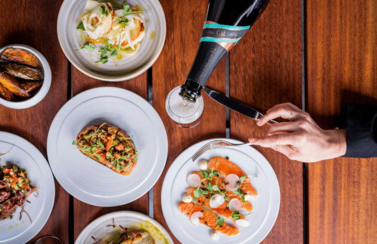 English Sparkling wine Ridgeview Estate The Rows & Vine